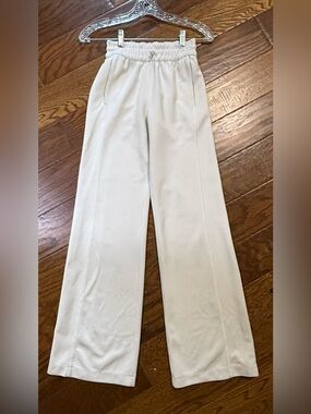Lululemon wide-legged ribbed pants